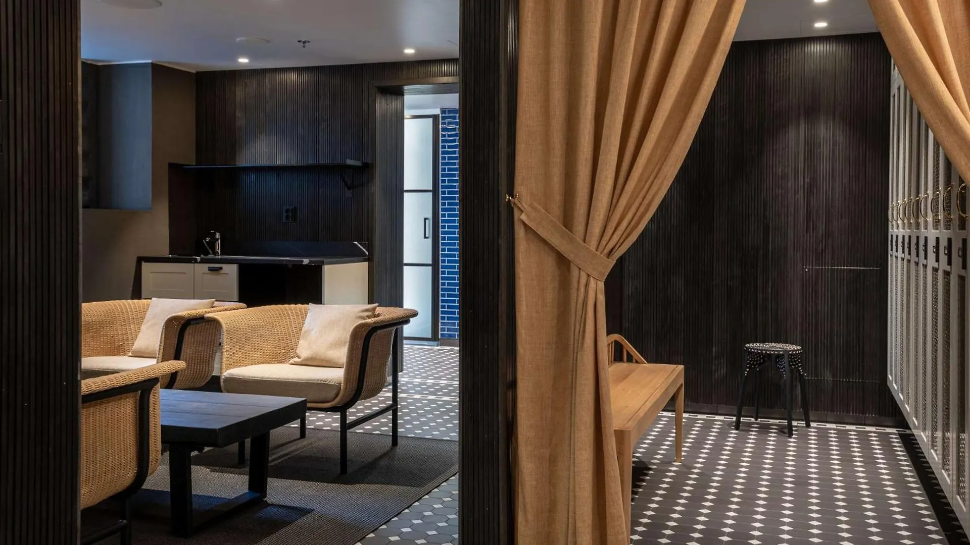 **** Hotel Scandic Grand Central Helsinki Finland
